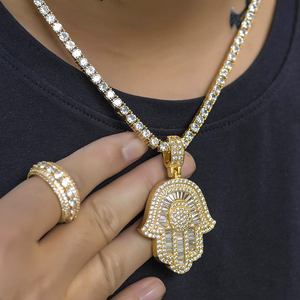 2023 hip hop cubic zircone micro pave iced out bling <span class=keywords><strong>fatima</strong></span> hamsa <span class=keywords><strong>collana</strong></span> <span class=keywords><strong>con</strong></span> ciondolo a <span class=keywords><strong>mano</strong></span> per uomo gioielli hip hop - Product Image 5