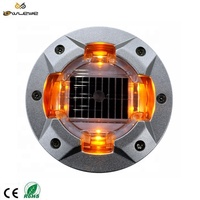 Borne de signalisation routière solaire en aluminium à quatre faces avec lumière LED réfléchissante prismatique haute intensité, protection IP68 pour avertissement de circulation