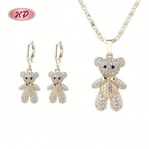 Conjunto de Joyería Chapado en Oro con Colgante de Búho y Oso, Incrustaciones de Circones Brillantes, Collar con Dije de Animal y Pendientes Colgantes, Kit de Moda para Fiesta y Uso Diario - Product Image 6