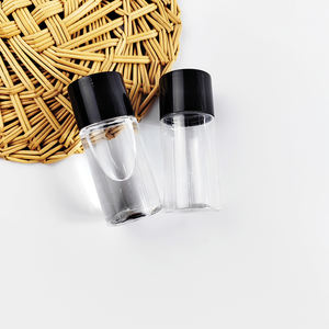 Shampooing d'hôtel de 30ml en bouteille transparente avec bouchon à vis noir - Product Image 4
