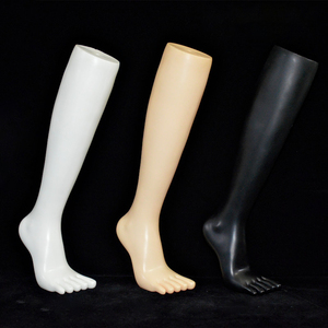 Mannequins de pieds masculins à cinq doigts en peau noire avec pied magnétique pour l'entraînement au football et les chaussettes - Product Image 2