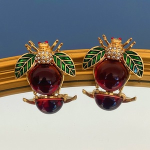 Boucles d'oreilles <span class=keywords><strong>vintage</strong></span> individuelles et élégantes en forme d'insecte, boucles d'oreilles rétro en cristal rouge en forme de <span class=keywords><strong>coccinelle</strong></span> - Product Image 2