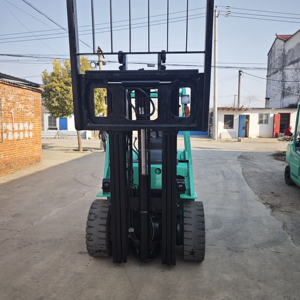 Mitsubishi 30 3 tonnes 4,5 mètres Trois mâts Déplacement latéral Utilisé Modèle 2023 4x4 Transmission Moteur S4S - Product Image 6