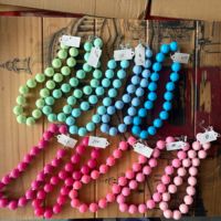 Nouveau collier tendance en perles de chewing-gum brillantes pour le printemps et l'été, collier statement, collier en perles acryliques de grande taille pour femmes, bijoux