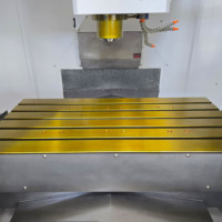 Centro de Mecanizado Vertical CNC VMC1160 de 3 Ejes, Fresadora de Alta Precisión con Husillo BT40 y Alto Nivel de Seguridad