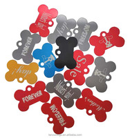Factory Supply Doppelseitige Hunde gepäck anhänger Viele Farben Metall oxidation Grün Aluminium Knochen laser Hunde-ID-Tag Stempel technik