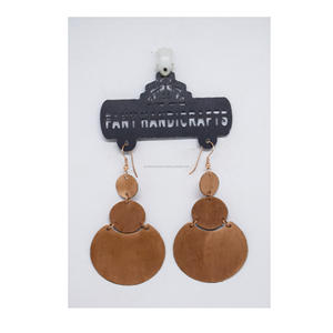 Printemps 2025 Chine gros bijoux C en forme de résine minimaliste perlé boucles d'oreilles noir et blanc robe bijoux coréen mat Texture - Product Image 6