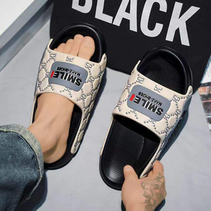 Ciabatte Nere di Lusso in PVC da Uomo, Sportive Casual, di Tendenza, per Esterni e Spiaggia, Traspiranti, Antiscivolo, con Suola Spessa - Product Image 5