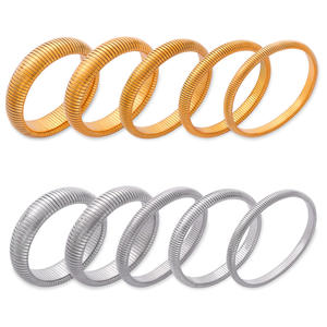 Pulsera elástica de <span class=keywords><strong>garganta</strong></span> de ganso personalizada para mujer, brazalete de placa ancha liso chapado en oro de acero inoxidable francés - Product Image 1