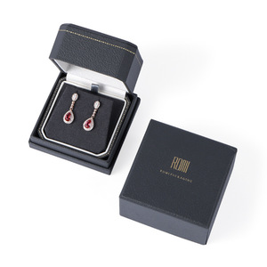 Nuevo Estuche para Joyas de Alta Gama: Anillo de Diamantes, Collar, Pendientes, Colgante y Pulsera en Gris Clásico - Product Image 6