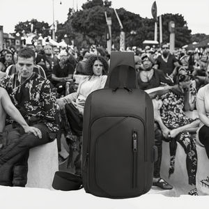 Sac de poitrine imperméable de qualité pour homme, avec serrure à code, sac à dos noir à bandoulière unique, chargeur USB, antivol pour moto - Product Image 3