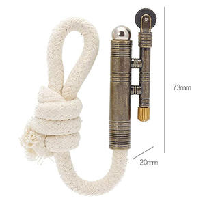 Encendedor de pedernal portátil para exteriores, resistente al viento, estilo serpiente cascabel, con cordón de encendido, para supervivencia en la naturaleza y iniciadores de fuego para excursionistas - Product Image 2