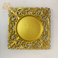 Assiette de banquet à bords creux de style européen Assiettes à dîner carrées en plastique doré de 13 pouces pour décoration de table de mariage