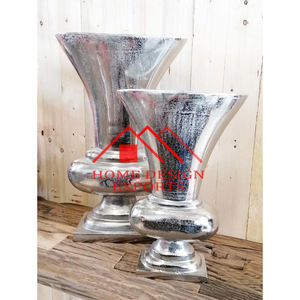 อลูมิเนียมสําเร็จรูปสีเงินขนาดใหญ่สําหรับตกแต่งสวนและงานแต่งงาน อลูมิเนียมขนาดใหญ่ Urns แจกันงานแต่งงาน - Product Image 1