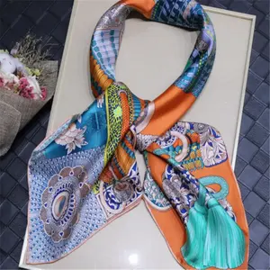 Fashionable Design Ready Goods 90*90 cm Digital Printing Soft Feeling Material Silk Twill Scarf for Gifts