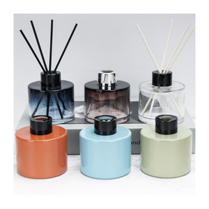 Bouteille de diffuseur de roseau en verre de 50ml 100ml en gros avec le chapeau d'or bouteille vide de luxe de bâton en verre pour le diffuseur d'huile d'arome - Product Image 4