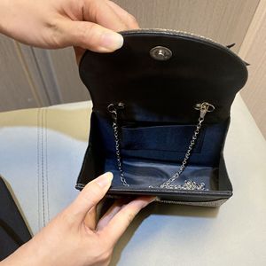 Nouveau Sac à Main Carré de Luxe Léger en Polyester avec Strass et Fermeture Magnétique pour <span class=keywords><strong>Demoiselle</strong></span> <span class=keywords><strong>d</strong></span>'<span class=keywords><strong>Honneur</strong></span> et <span class=keywords><strong>Robe</strong></span> de Mariée - Product Image 4