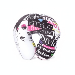 Almohada de Viaje Portátil en Forma de U de Poliéster de 41x33cm con Logotipo Personalizado, Regalo Promocional - Product Image 3