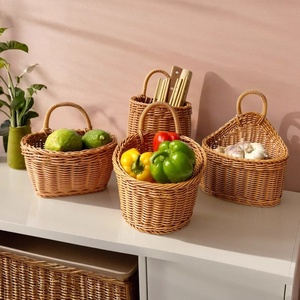 Keranjang Penyimpanan Gantung Dinding Imitasi Rotan untuk Jahe dan Bawang Putih, Desain Anyaman Plastik PP untuk Penggunaan Dapur - Product Image 2