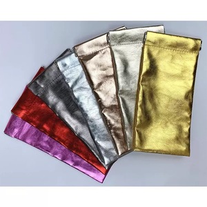 <span class=keywords><strong>Estuche</strong></span> <span class=keywords><strong>para</strong></span> Gafas de Sol de Cuero PU con Logotipo Personalizado, <span class=keywords><strong>Estuche</strong></span> <span class=keywords><strong>para</strong></span> Gafas de Sol Rectangular Clásico en Dorado y Plateado, Venta al por Mayor - Product Image 2