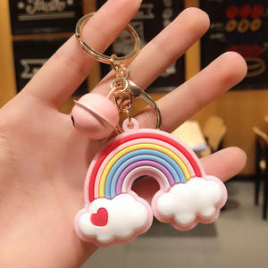 2025 créatif rose Couple sac d'école accessoires voiture suspendus petits cadeaux en gros mignon Silicone arc-en-ciel anneau porte-clés - Product Image 3