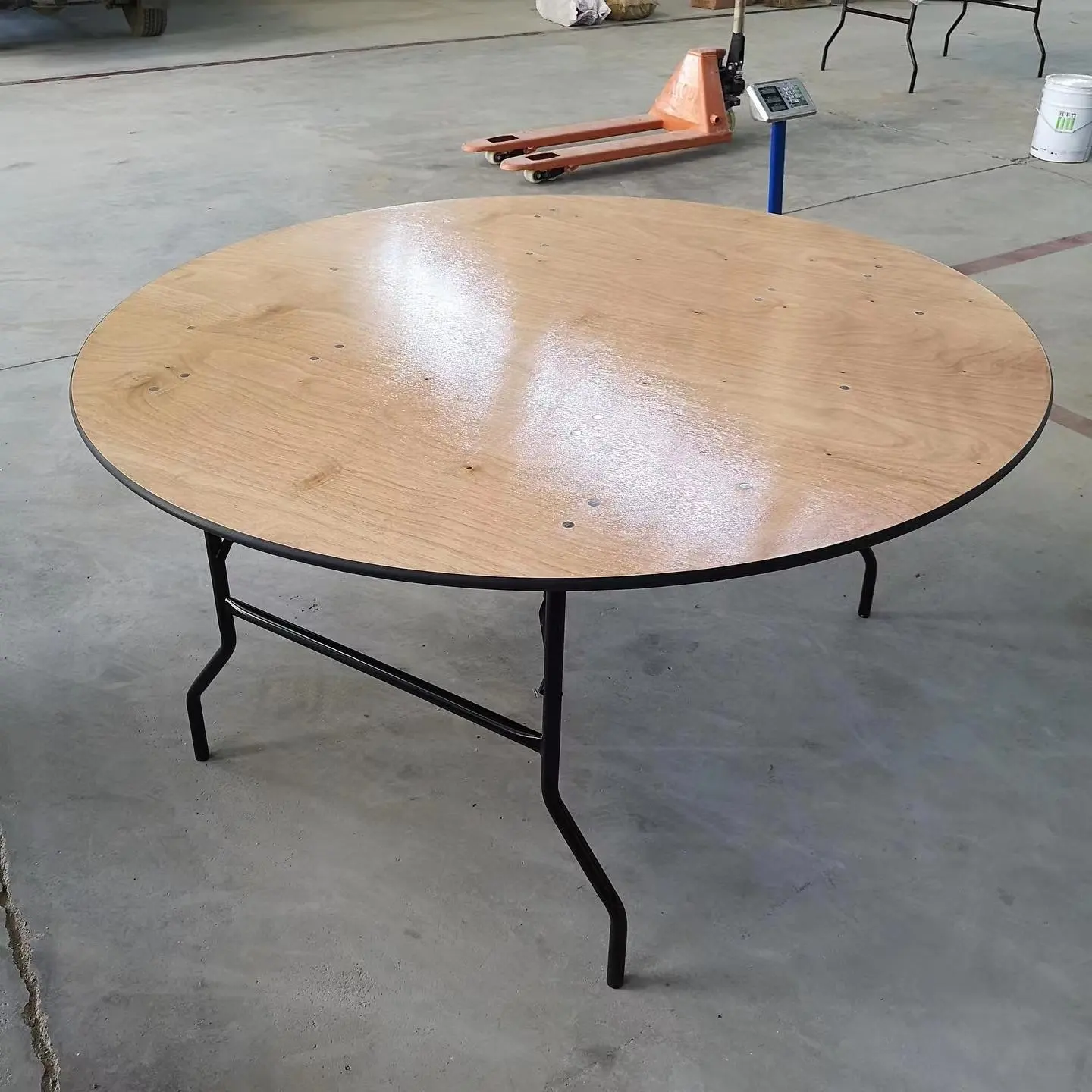 Folding Wood Round Tables