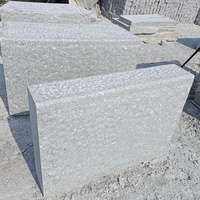 Clôture murale moderne en granit gris naturel Bloc de pierre de surface ciselé pour décoration murale en pierre décorative extérieure pour parc de jardin