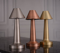 NOUVEAU Design Lampe de table à LED sans fil moderne sans fil rechargeable à gradation tactile Lampes de table portables pour restaurants Lampes de table de bureau de luxe