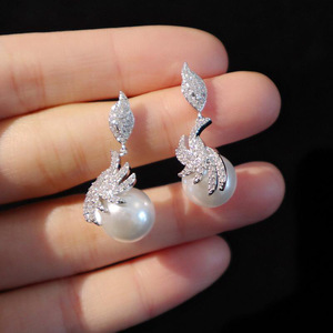 Orecchini Pendenti con Foglia di Zircone e Perla Simulata per Donne, Eleganti Gioielli da Sposa e Moda - Product Image 6
