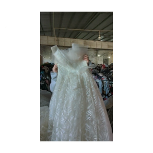 Robes de mariée de haute qualité d'occasion en vrac, robes de mariée usagées, robes de mariée de <span class=keywords><strong>seconde</strong></span> <span class=keywords><strong>main</strong></span> en vrac - Product Image 4