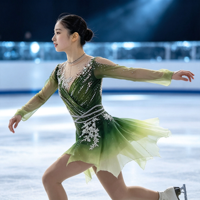 Robe de patinage artistique à col en V, manches longues en maille, dégradé vert, avec anneau de strass blanc au dos, pour compétition et performance