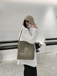 Bolsos de hombro Tejido a mano Axila Bolso de hombro único para mujer Elegante Vintage Moda Crossbody - Product Image 5