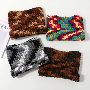 Acogedor gorro de ganchillo colorido invierno cálido sombrero de cubo para mujeres niñas con oreja de gato gris hecho a mano de hilo grueso - Product Image 1