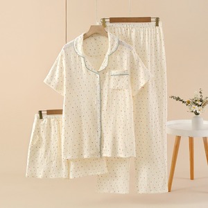 Pyjama en <span class=keywords><strong>coton</strong></span> trois pièces printemps/été crêpe léger automne <span class=keywords><strong>gaze</strong></span> revers pantalons à manches courtes et shorts ensemble <span class=keywords><strong>de</strong></span> vêtements d'intérieur - Product Image 5