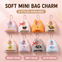 Mini sac fourre-tout Kawaii en peluche, porte-clés brodé, breloque de sac en forme de fruit, accessoire de sac à dos doux à carreaux vichy, cadeau unique