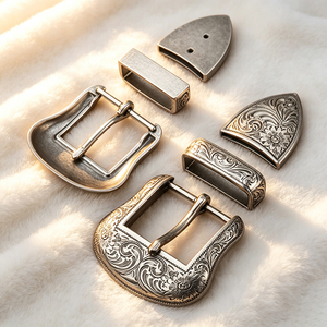 Venta al por mayor de fábrica: Juego de 3 hebillas de cinturón estilo western de 25 mm con conchos para cuero - Product Image 2