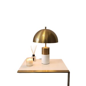 Lámpara de mesa con base de mármol, pantalla de cúpula dorada, luz LED, iluminación de escritorio para dormitorio, diseño minimalista moderno, portalámparas E27 - Product Image 5
