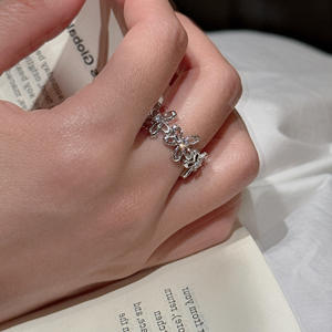 Bague petite fleur en argent pur S925 Wenchi, design creux vintage français simple, modèle de bijoux médiévaux de niche à ouverture - Product Image 3