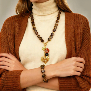 SUMMLY Chaîne de pull vintage en acier inoxydable plaqué or 18 carats avec pendentif cœur en résine imprimé léopard pour l'automne et l'hiver - Product Image 3