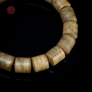 Bracelet Lu Thong en bois d'agar naturel de haute qualité, perles baril de 10 mm, grade 2, bijoux en oud - Product Image 2