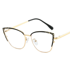 กรอบ<span class=keywords><strong>แว่น</strong></span>ตาแฟชั่นทรงแคทอายสีฟ้าอ่อนเมทัลลิก รุ่นใหม่ปี 2026 ป้องกันแสงสีฟ้า เปลี่ยนสีได้ น้ำหนักเบา <span class=keywords><strong>ขา</strong></span><span class=keywords><strong>แว่น</strong></span>แบบสปริง - Product Image 2