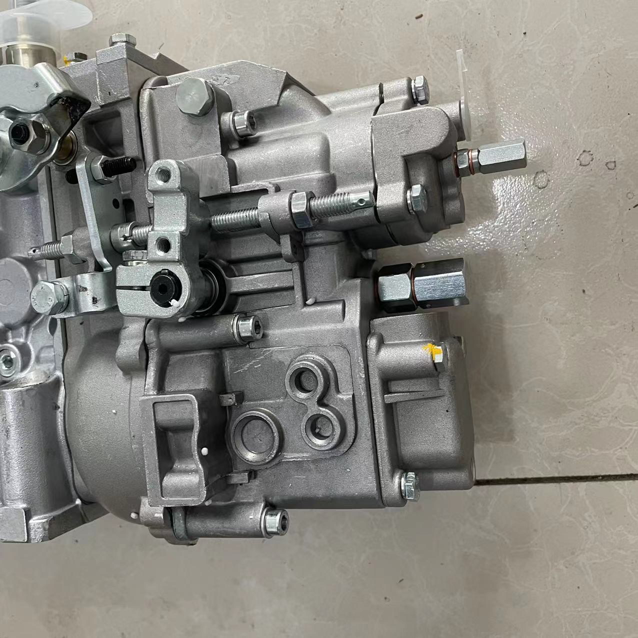 High Quality 6hk1 Fuel Injection Pump Zexel 106671-6730 for
