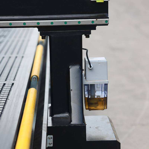 बड़े प्रारूप 4x8 फीट 1325 2030 <span class=keywords><strong>3</strong></span>-अक्ष cnc राउटर मशीन सिंटेक नियंत्रण उच्च कठोरता मोटर गियर असर 2100x3000 मिमी एटीसी - Product Image 2