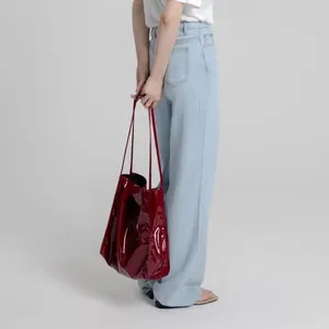Bolsos <span class=keywords><strong>de</strong></span> hombro <span class=keywords><strong>de</strong></span> <span class=keywords><strong>charol</strong></span> suave para mujer, bolso <span class=keywords><strong>de</strong></span> compras Retro <span class=keywords><strong>de</strong></span> gran capacidad para mujer, bolso <span class=keywords><strong>de</strong></span> mano informal <span class=keywords><strong>de</strong></span> Color sólido a la moda para mujer - Product Image 4