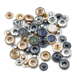 กระดุมแป๊กโลหะซิงค์อัลลอยด์ 12 มม. สีทอง สำหรับเสื้อผู้ชาย รูปทรงตามสั่งจากโรงงาน - Product Image 1