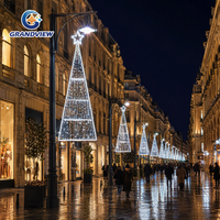 Maßgefertigte IP65 Warmweiße LED-Glocken-Straßenlaterne mit Sternakzent für Einkaufszentren und Weihnachtsfest-Dekorationen