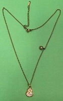 Collier solitaire en or jaune 14 carats avec diamant de laboratoire taille poire
