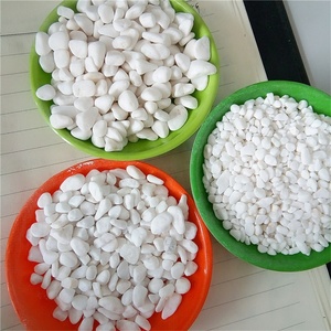 Chips de piedra multicolor vibrantes Impresionantes suelos de terrazo Diseños decorativos de hormigón Guijarros lavados naturales - Product Image 1