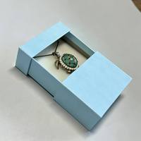 Boîtes à fleurs en papier artistique gaufré aux couleurs arc-en-ciel avec motifs exotiques, boîtes cadeaux personnalisables avec fermeture magnétique