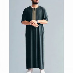 Manufacture Style personnalisé ou Logo ODM Vintage marocain Abaya Robe brodée Style moyen-oriental Polyester soie vêtements musulmans - Product Image 1